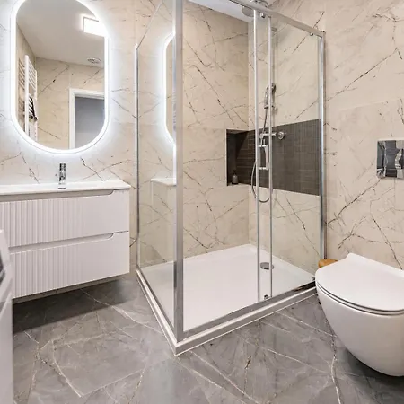 Romantic Loft By Fengshui4u Z Wanną W Sypialni, Klimatyzacją I Bezpłatnym Parkingiem Łódź