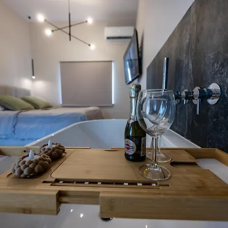 Apartament Romantic Loft By Fengshui4u Z Wanną W Sypialni, Klimatyzacją I Bezpłatnym Parkingiem Łódź