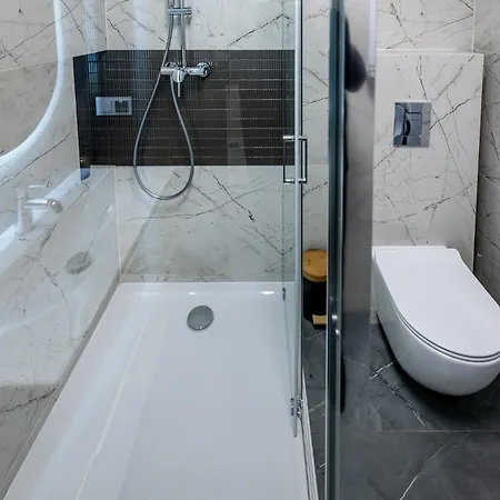 Romantic Loft By Fengshui4u Z Wanną W Sypialni, Klimatyzacją I Bezpłatnym Parkingiem Łódź